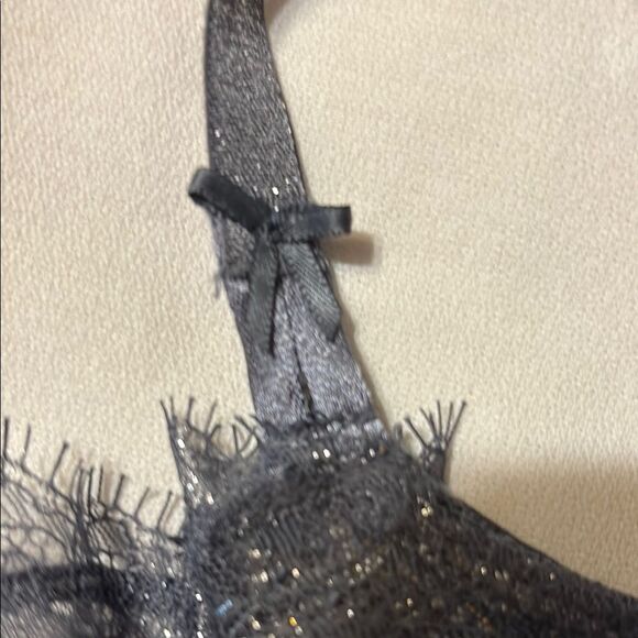 Victoria's Secret Dream Angel Push-Up with underwire/no padding - Picture 6 of 9